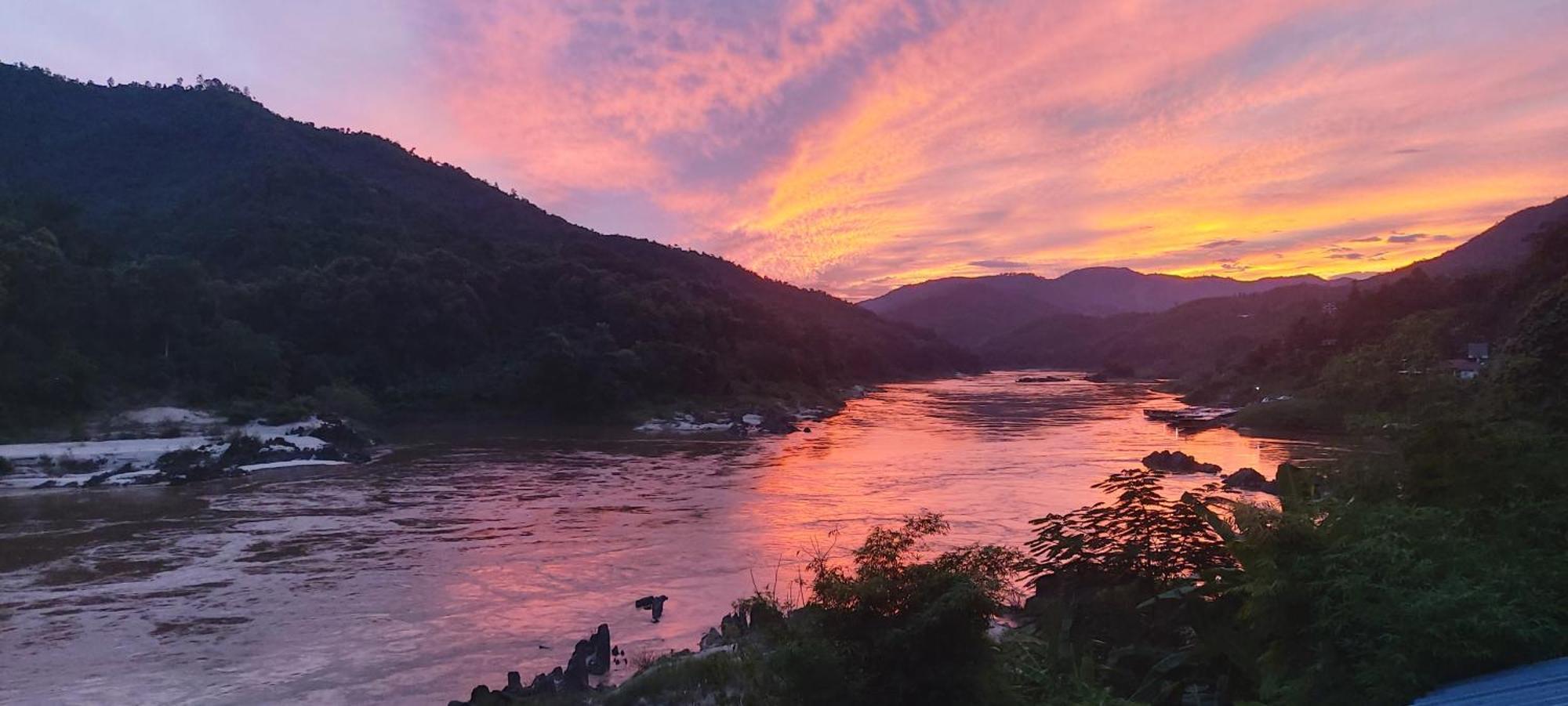 Mekong Backpackers Pakbeng Muang Pakbèng Exterior foto