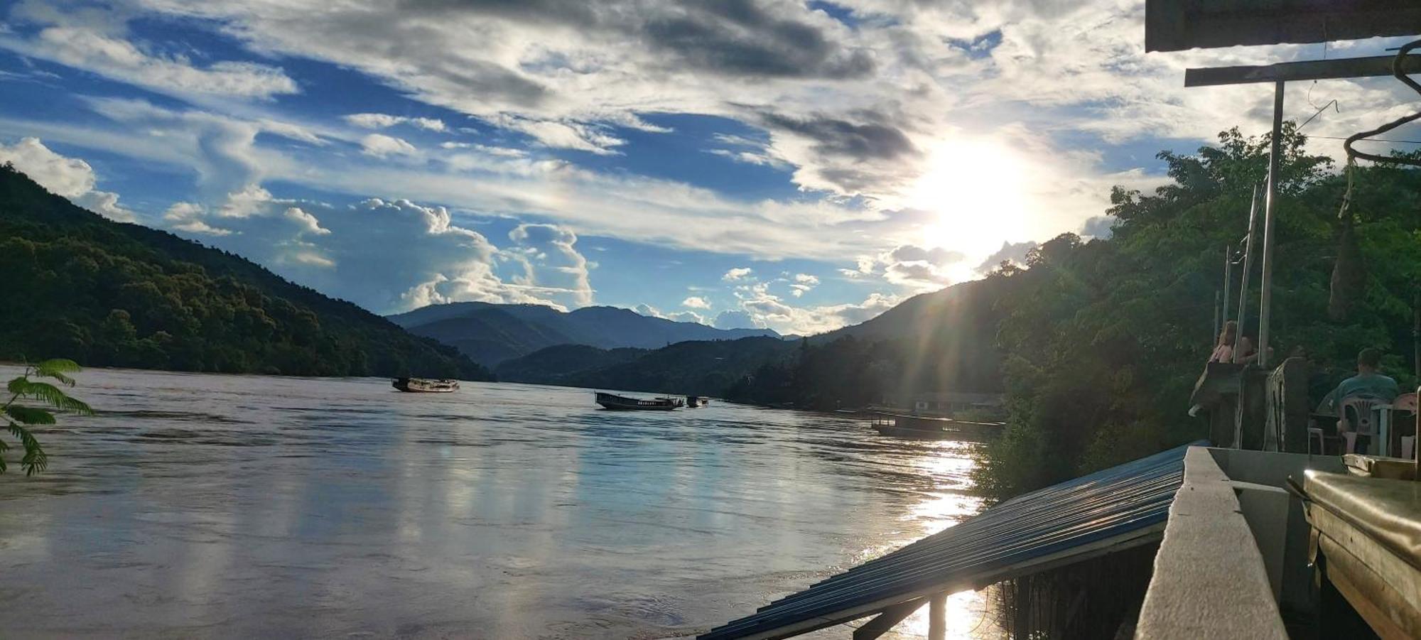 Mekong Backpackers Pakbeng Muang Pakbèng Exterior foto